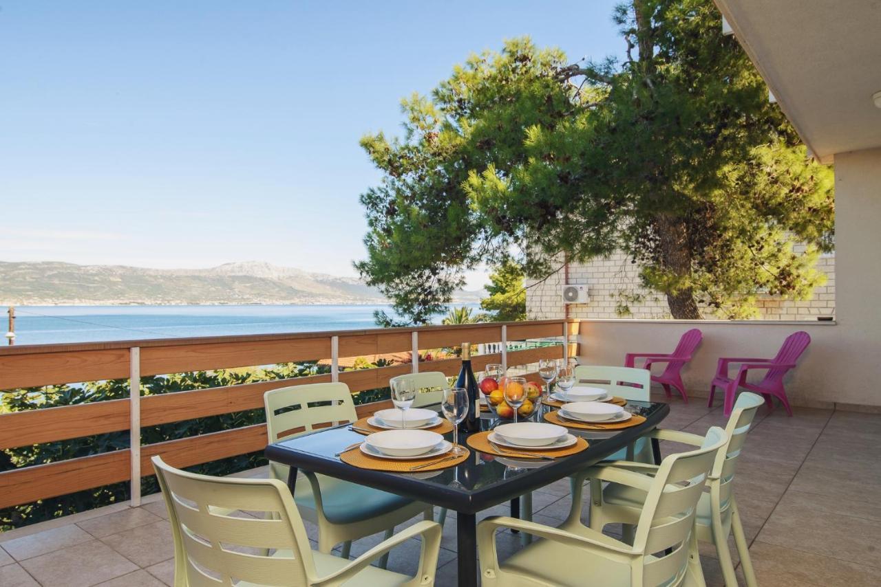 Villa Bua - Beautiful Seafront Apartments تروغير المظهر الخارجي الصورة
