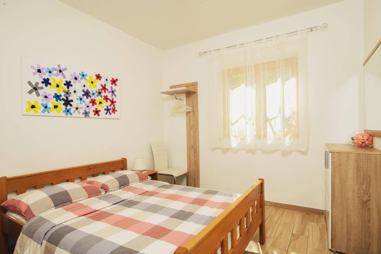 Villa Bua - Beautiful Seafront Apartments تروغير المظهر الخارجي الصورة
