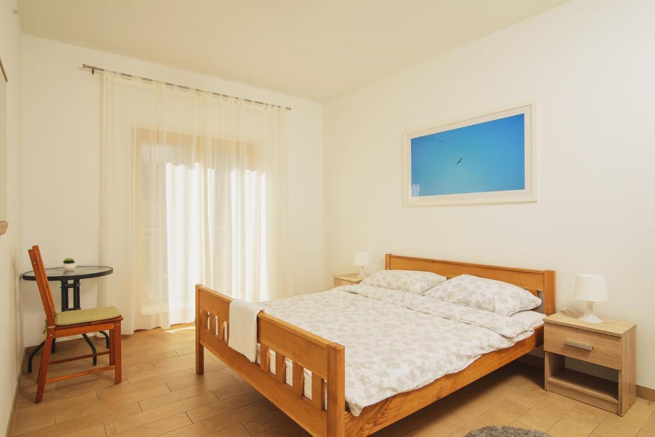 Villa Bua - Beautiful Seafront Apartments تروغير المظهر الخارجي الصورة
