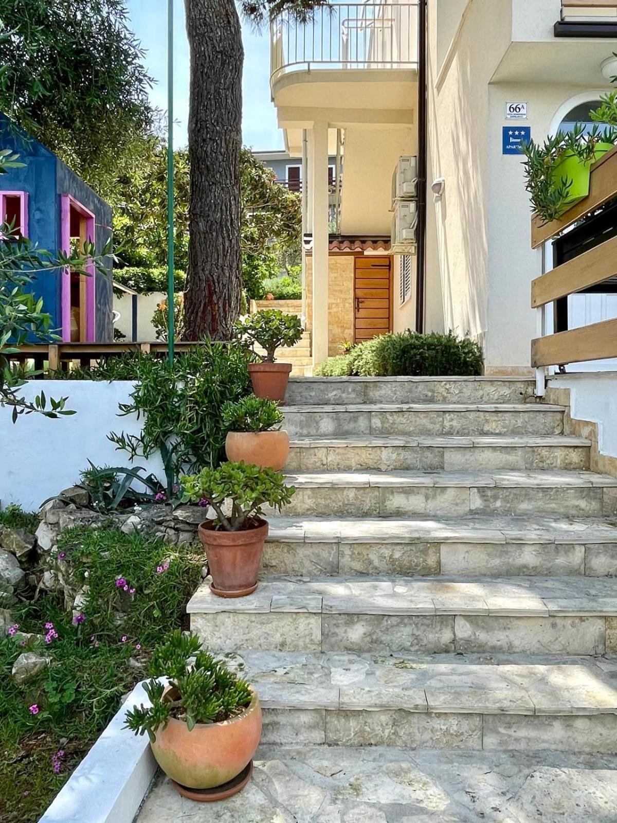 Villa Bua - Beautiful Seafront Apartments تروغير المظهر الخارجي الصورة